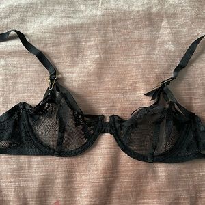 Victoria’s Secret bra 34B